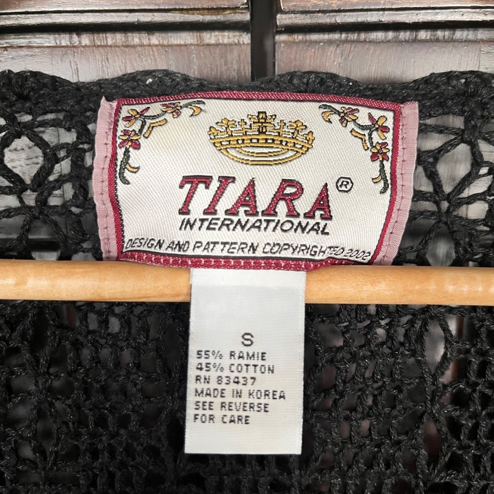 Vintage TIARA INTERNATIONAL Crochet Cardigan Sweater M Black Y2K Boho Goth - Picture 3 of 7